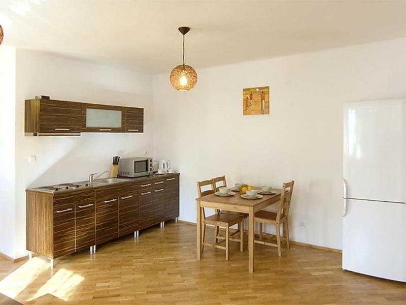 FD4592C9CD97E90AD92F09EE485555E8