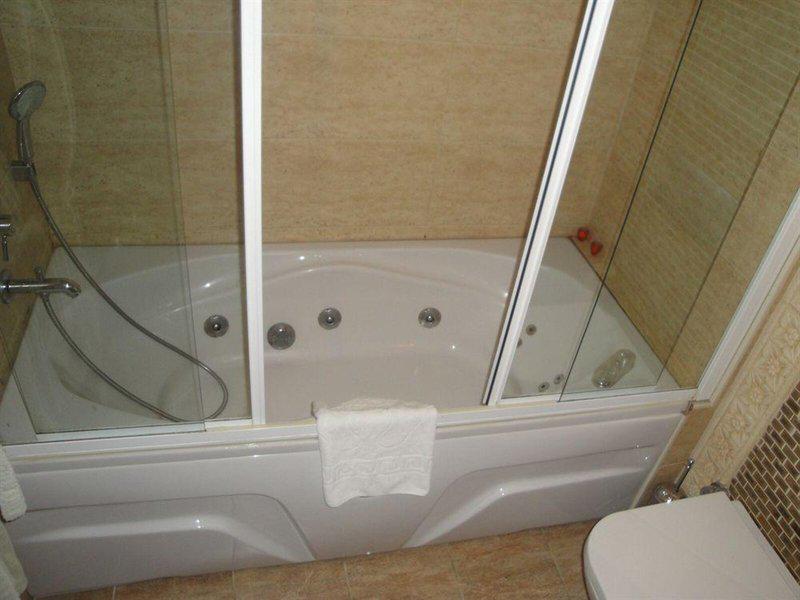 72549E01635335A32B0E0565F397E46A