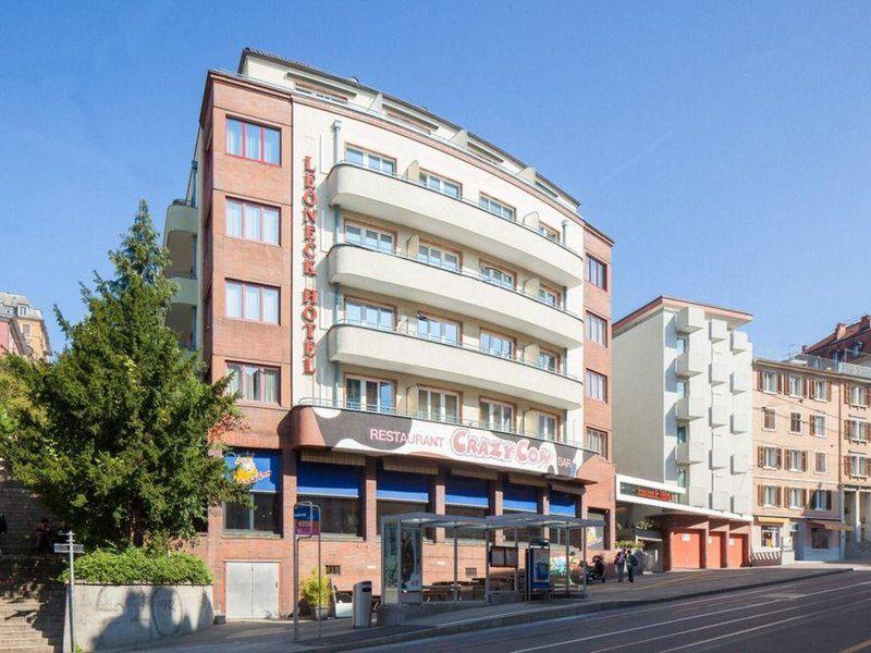 38F1EF8E5532953A59F54114A8109E7E