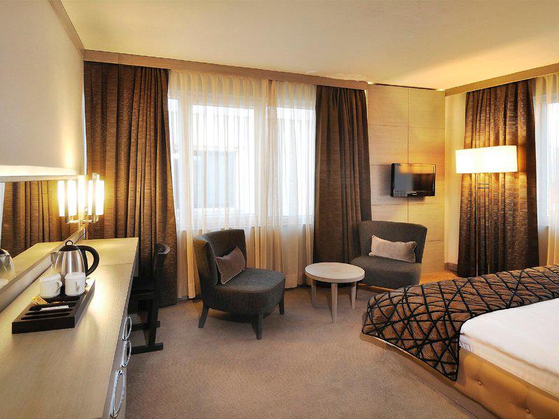 AC57AD7DB75EB2279106184238F4CEAC