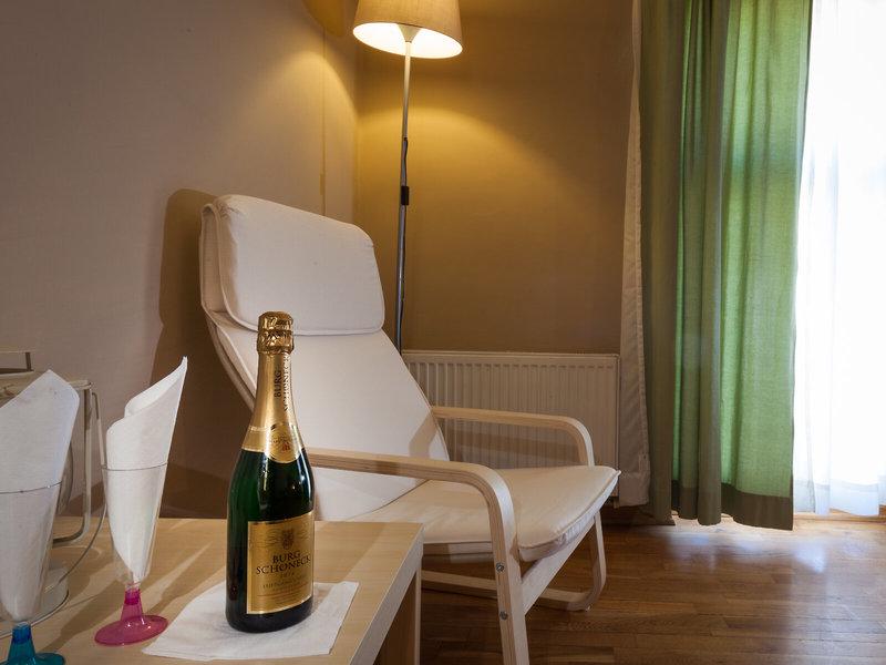 AFEF89104A256F3D7D923D378DCEFD92