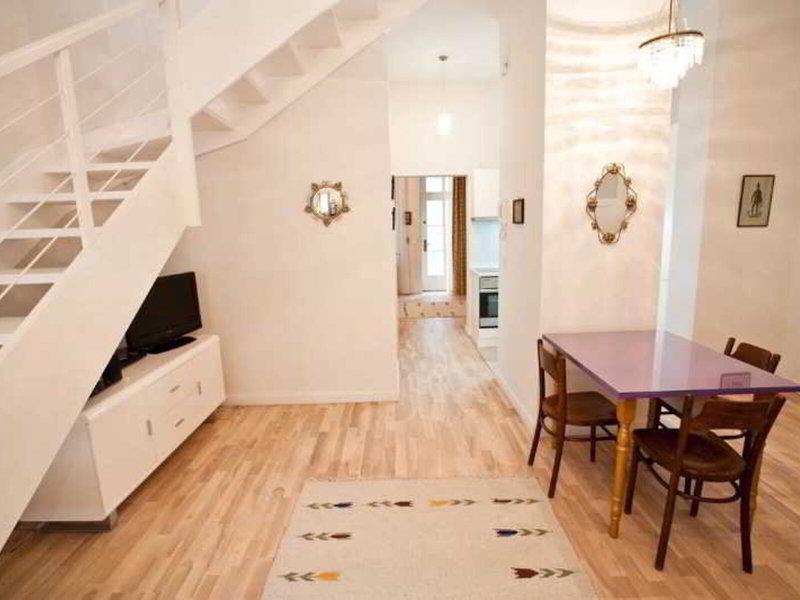 DFD8F86AE6A91756FDE4E40BD49DE9D5