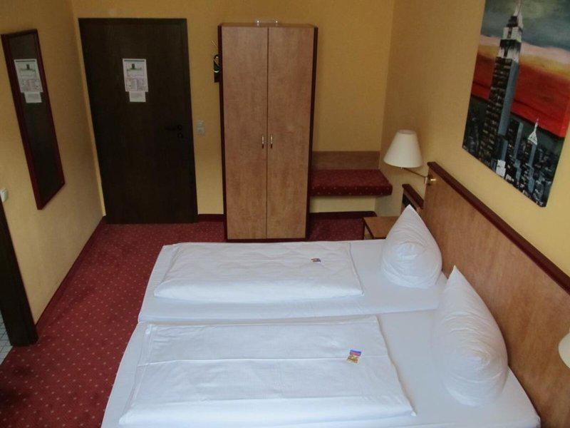 420F257688CEEA3ECB854BFCCBA11BE0