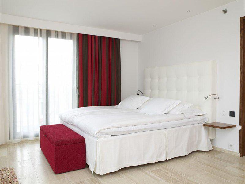 AC5DD84566DCB737149B7FCC3727981A