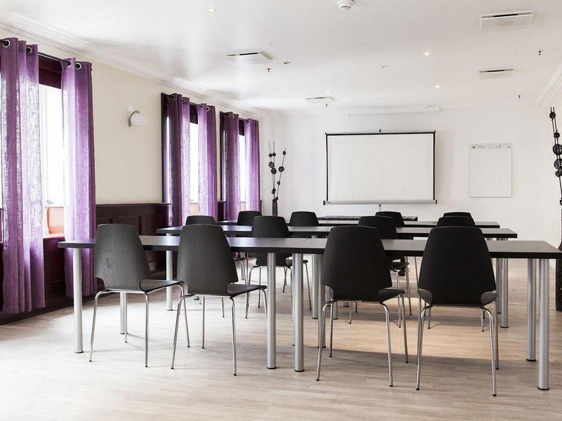 42FE53A55956F90F928D3EA02351CE9A