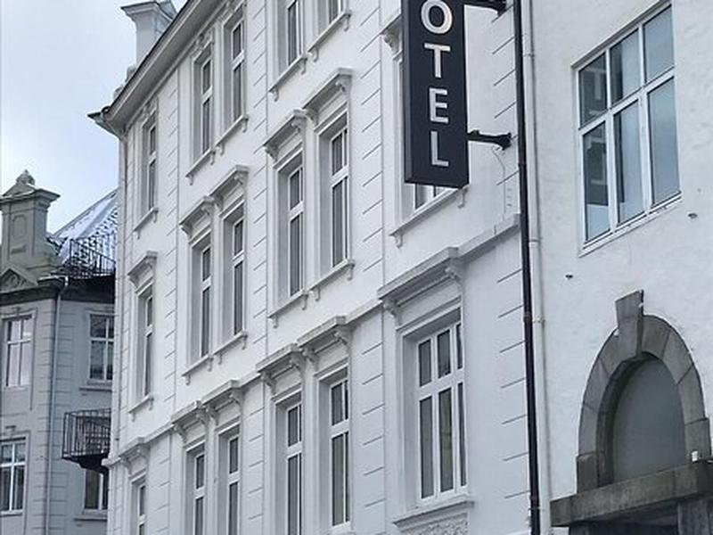 5F2F944410073EA0B9F3F62543A2F54D