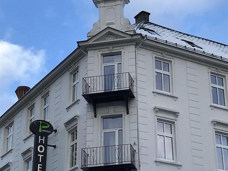 F4BEFEDE3AA097C7FC2B6F6B2A71C0AF