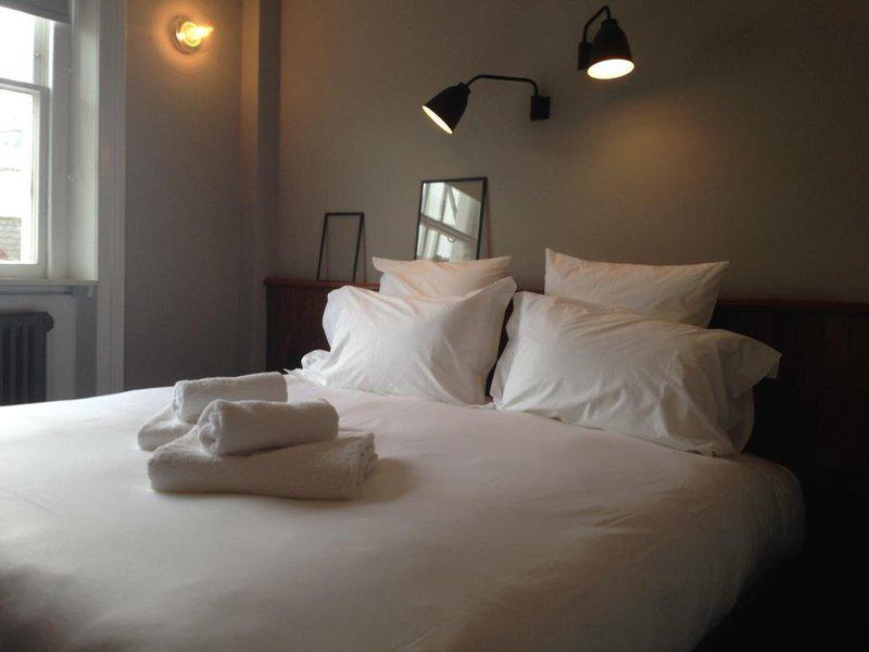 8372FA5841AE0494AECB3E7AD8BFE0DB