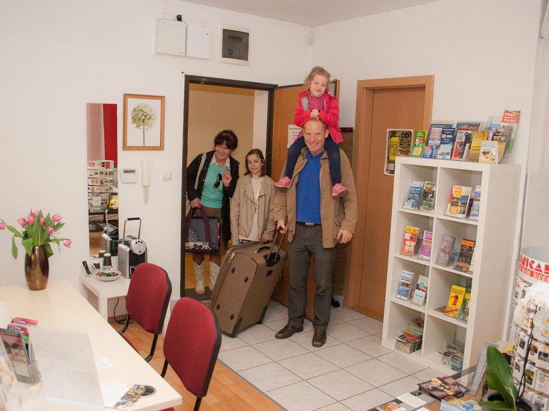 3DBA8C2C9D58CF61C30F4AF2B195C1A9