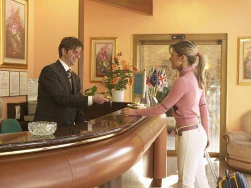 4D19691D1E3C8DAB45ECA5ED9F1D2844