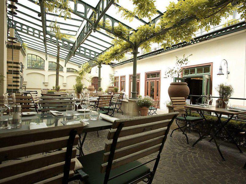 C2365C297ABA972E3502916C22915003