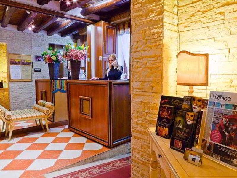 5AEF0B812AF446ED200564F0224A8817