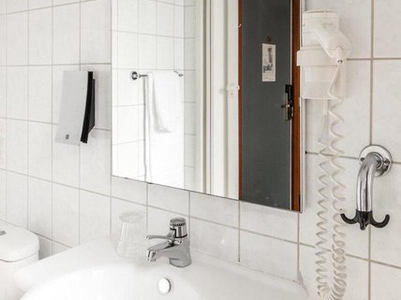 A77FBB042A6C18A3897A52C6807557A6