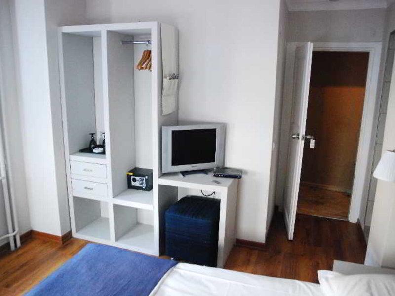 931B592A37A395D7042C42AE78C60E6A