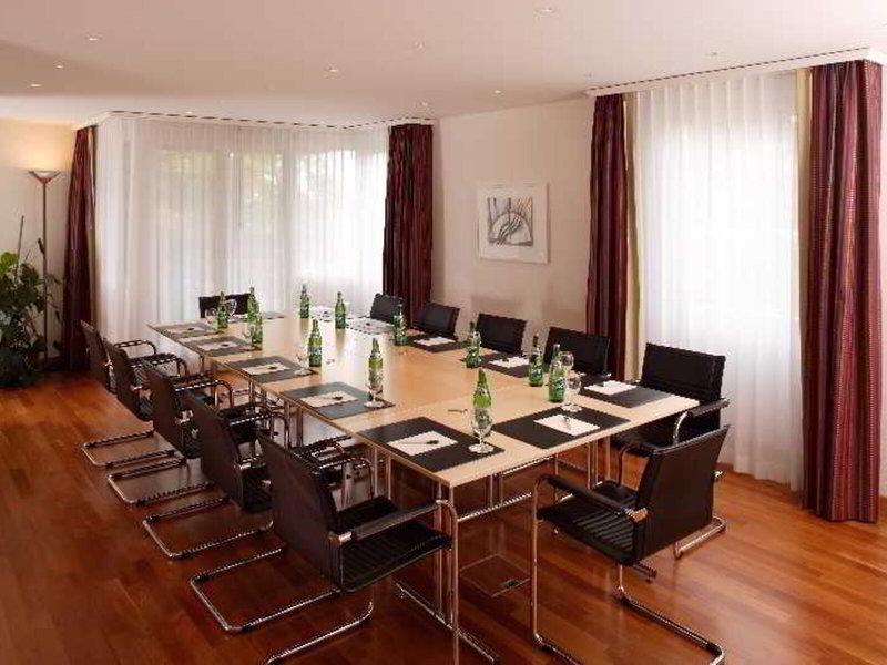 CED9351BFF31AF08B18D3D02FA1AA79D