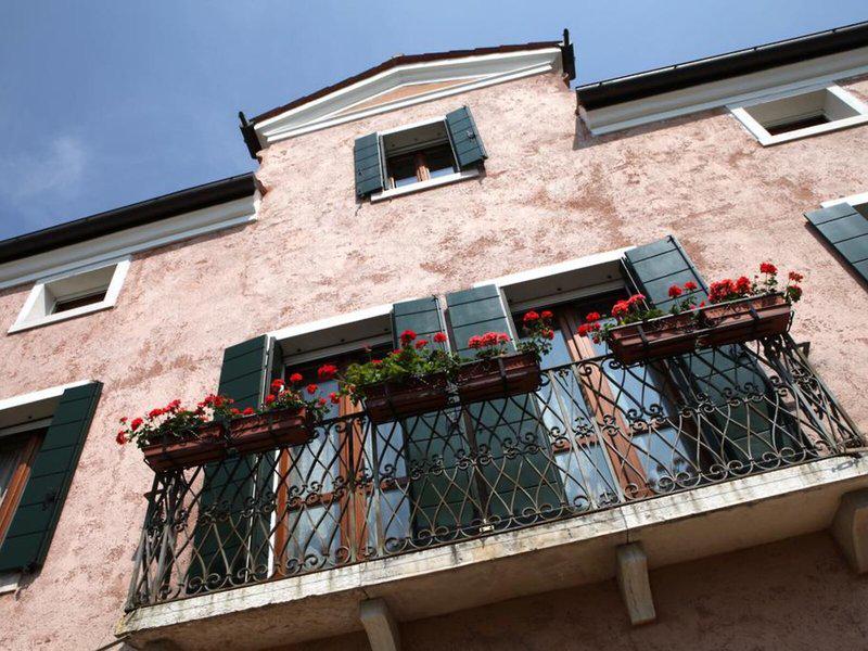 35045AE28A63078F6592D6A7F7F1D5A3