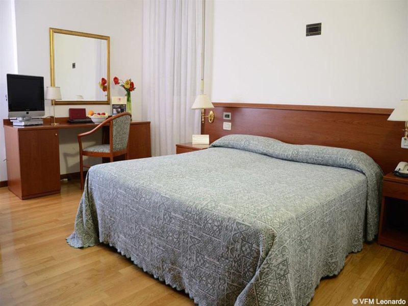 1FB0AFB2514EF665E6FE0741FF3B61D3