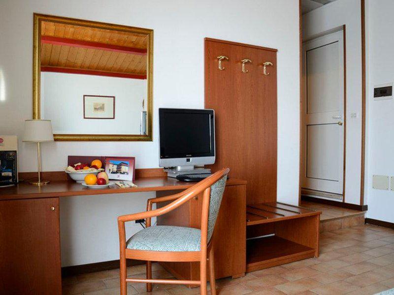 D646A855AB8A1E38DA4BB1CDF9D99C72