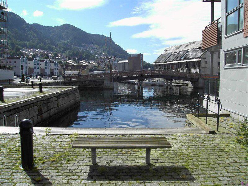 90BC2E501637789768FA9A84ED1D0C6C