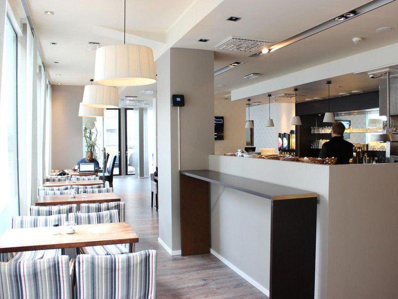 DC0D9A6E12D03AACAC6E7C69D543A58E