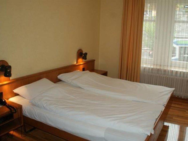 9914ECFD75559F079E1BC6660B7742A2