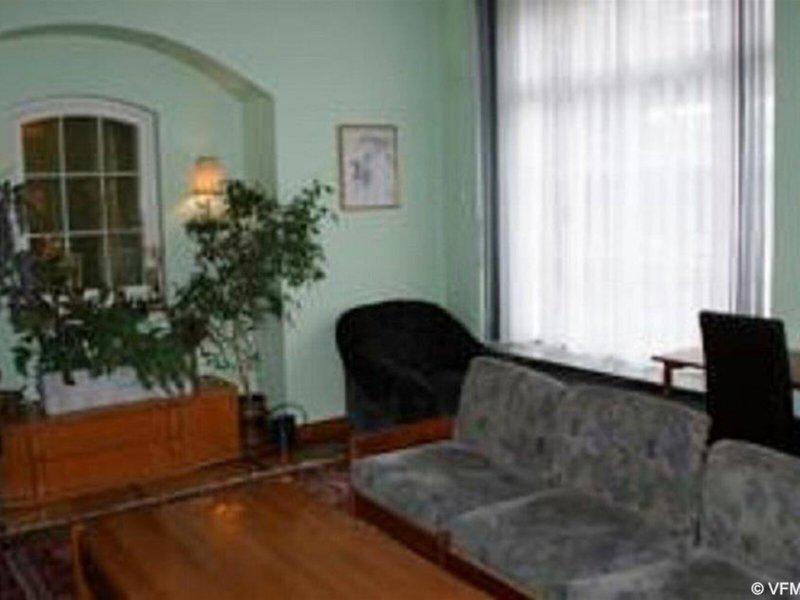 5DB5B48B4ABE8DE7B5776F1A25AEDB16