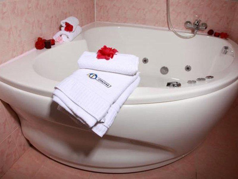 6B4016168D895D3F02569491F8FF7025