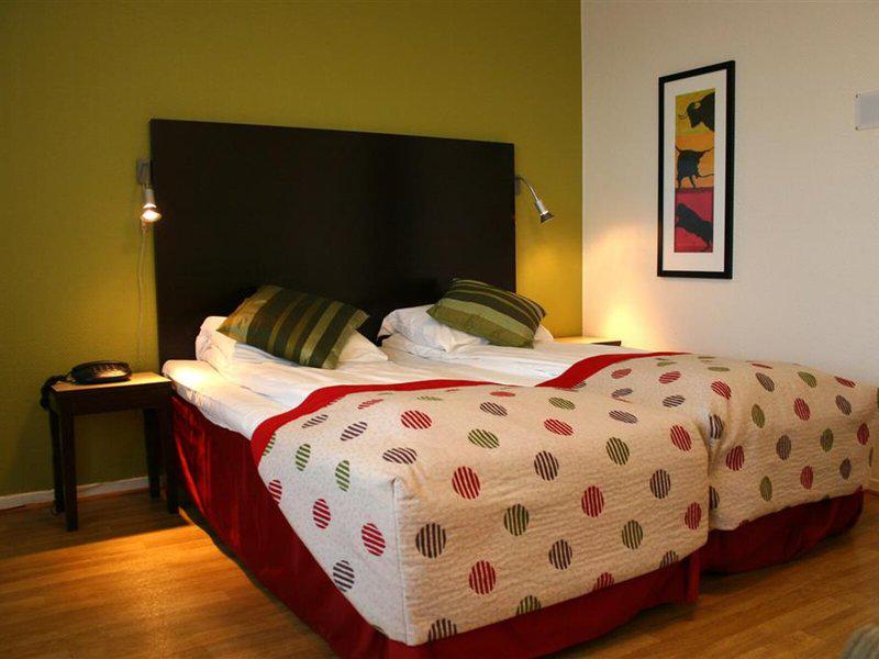 3327841197480F9A1C5F9F6DAFC1E8C1