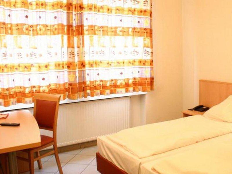 EE0698C89E9EF56EE72B3F0671E71408