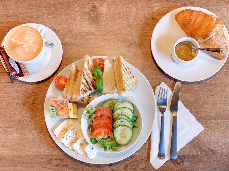 F991450A57646A1AF3D9376DAA24885C