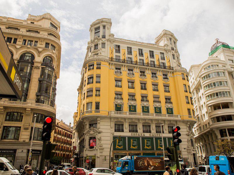 D7085AF69A2B544E7AB63034B7CD2925