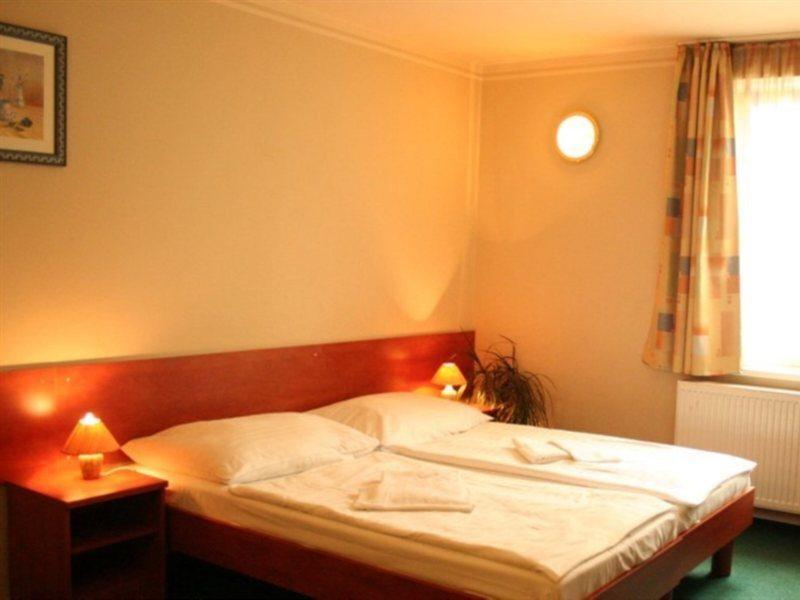 F4E49F6E753E97E75FF910EEB795081D