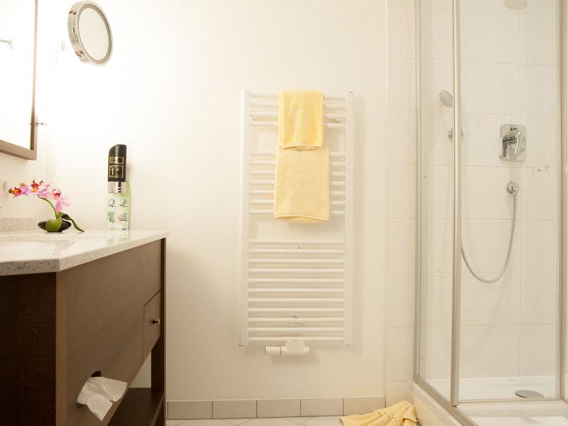 784C1D92D0C425D9F65155BEC1A0E556