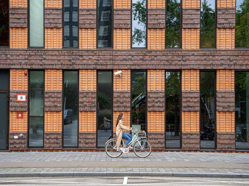 47BE7C2BA6A0C9E39D24B7D6EDFA8015