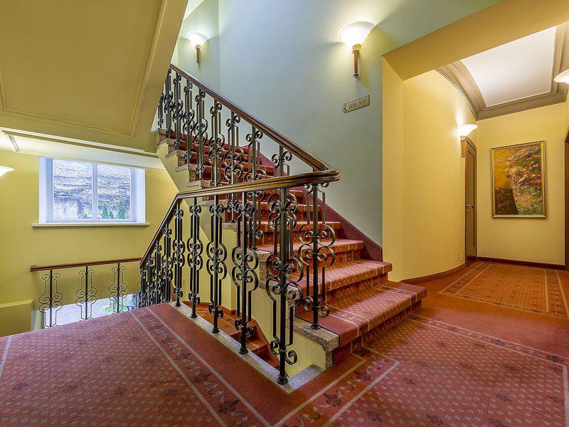 E20C2B17FD970B2F9796540F321758CA