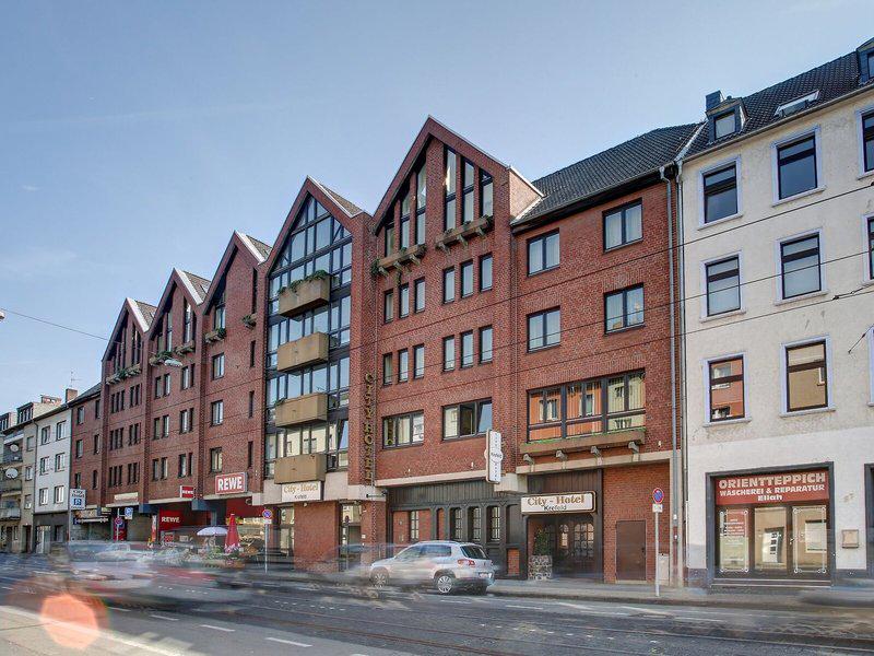 22718B0F23EE5047F97BEBD86E63D2CE