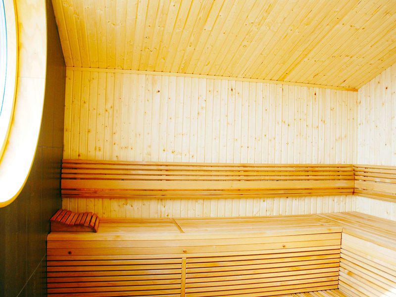 EF978F0C4B33D3F8D34DBDA92D567645