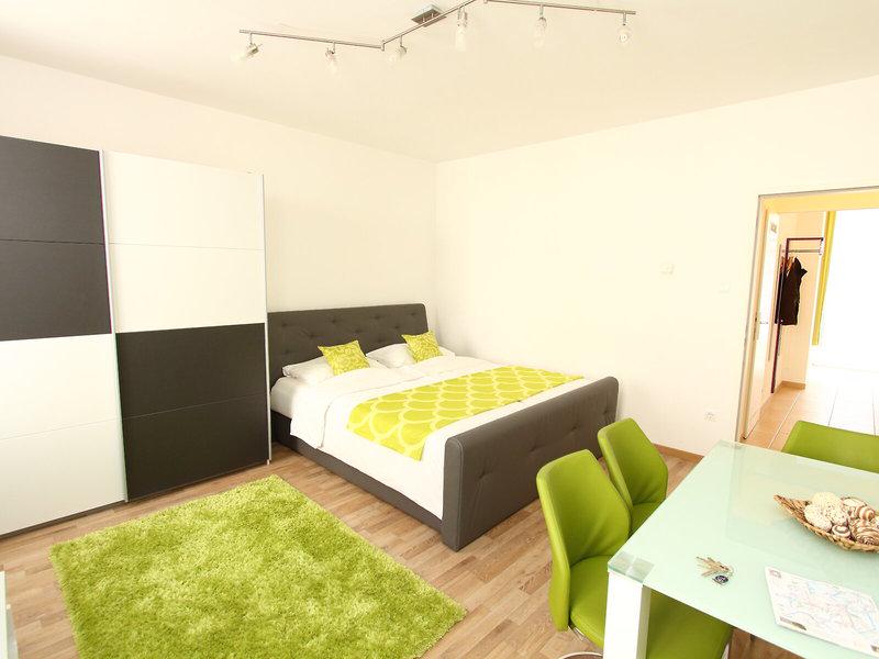 DC00BDE22BED8EE5BF45DEE10A6F3A6A