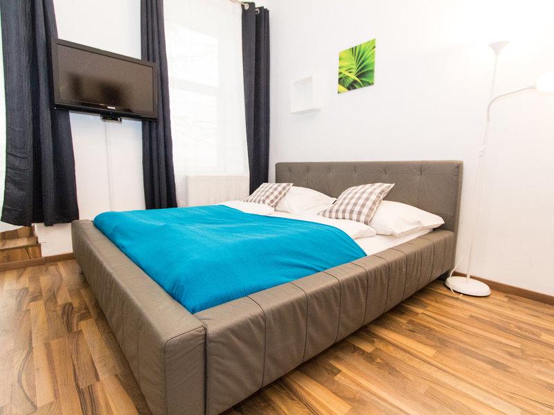 379169ACA9A7F819CF20151B8DFAB4F9