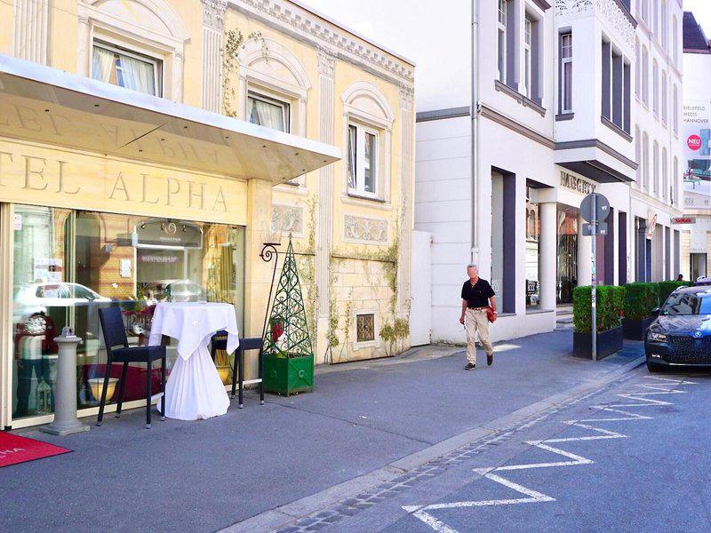 15B40019C03EC33BB746FDBCDE474B27