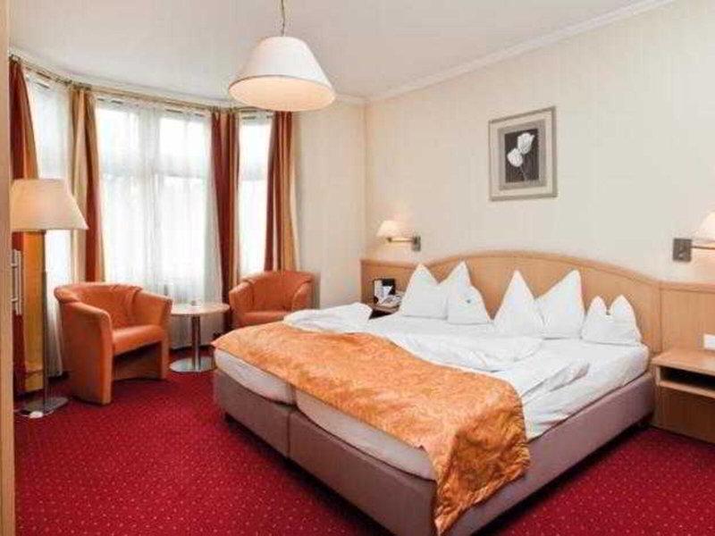 AB99F897967E38AD5C41868D10517D6E