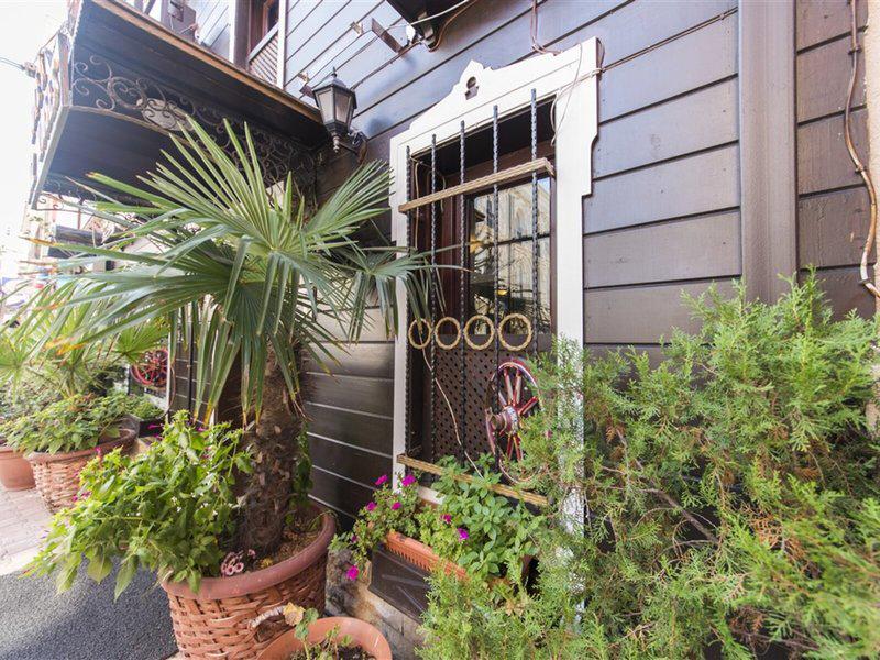 6EB05B7F183898665787C0157C5164B6