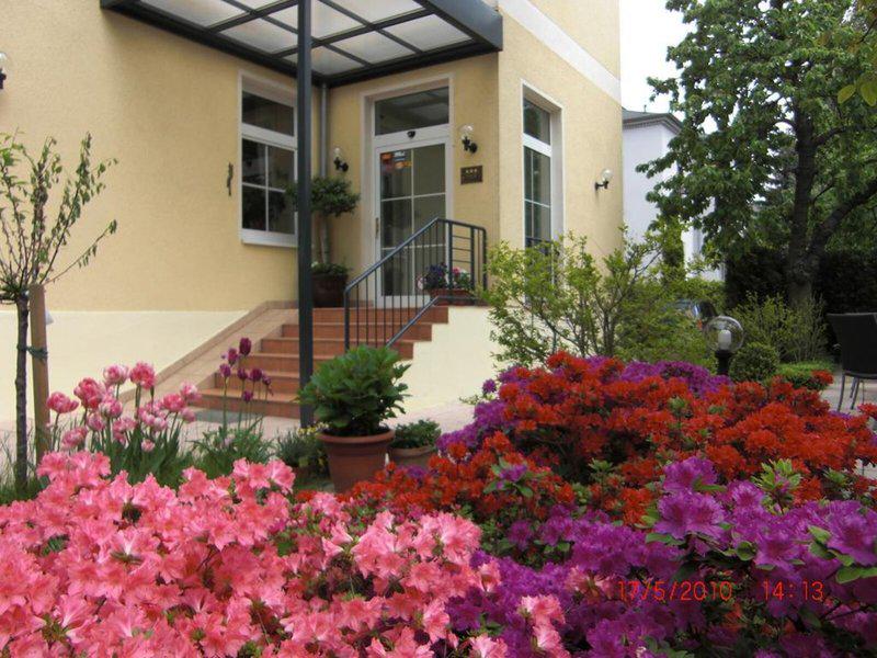 AB18995AB62E8F4B2D8EB5C6C5EBABE9