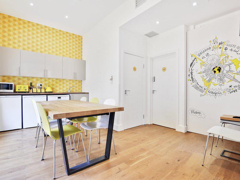 36A73129E8BF961986251D5B0BEACD6A