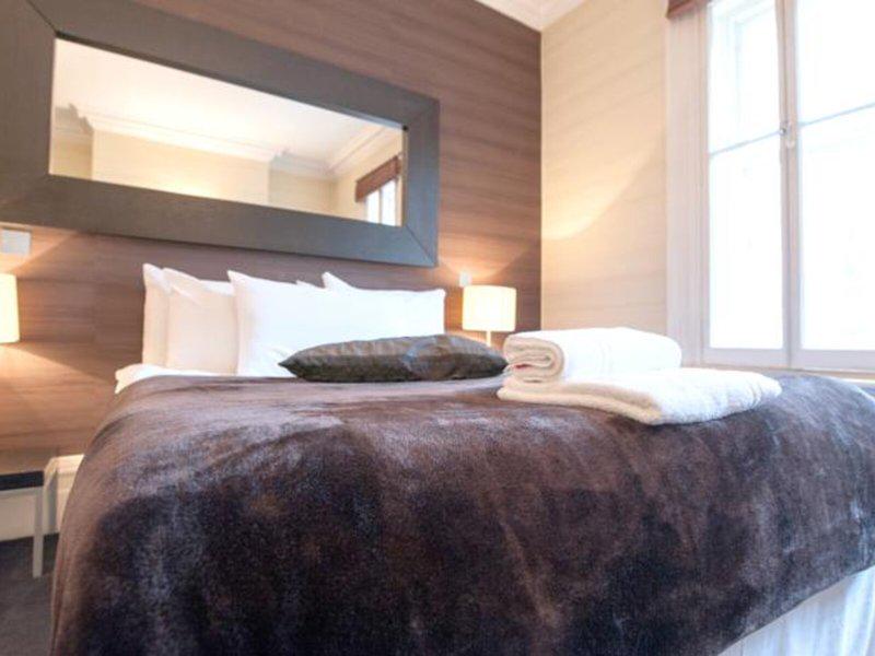 F4E6D7CEFA7584E4577BB6B77E9FA08F