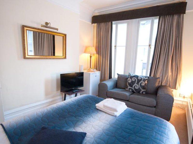 A64C23BC1BEE5E608E1D28F88B7B3C04