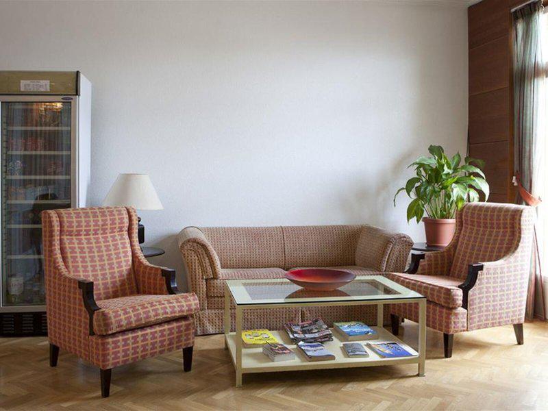 37DB97AD06FC3ECB379728142437DE40