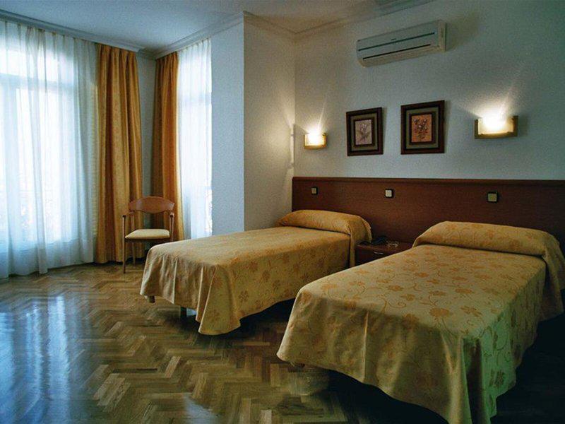 9431B11E9ABDF2D1DCDF76180F46F2AA