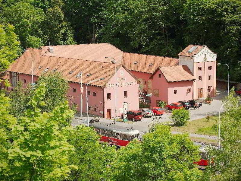 2F8E59355AF9F24ADB23E1F7BCA41C45