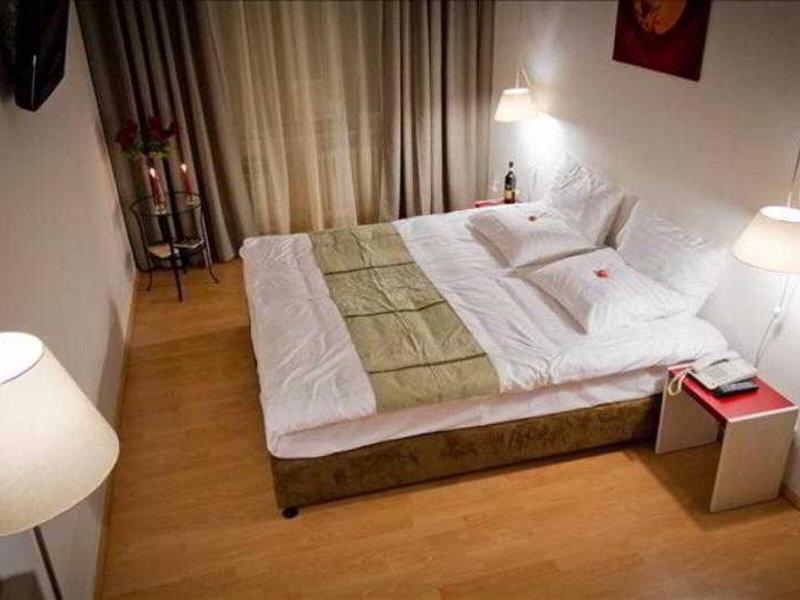 0D569D5478CB5A2CD944144F85AFDD00